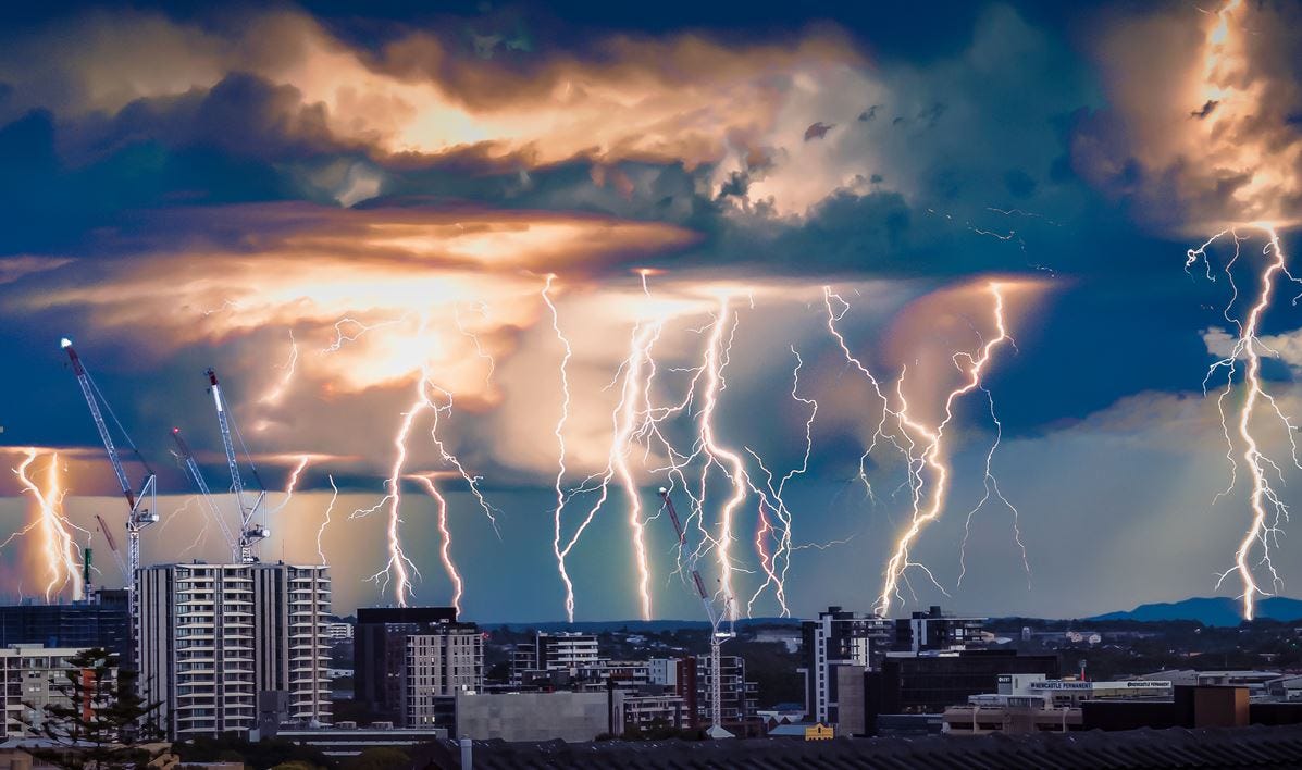 Storms hit Sydney and regional NSW, SES receives more than 2,000 calls for  help - ABC News