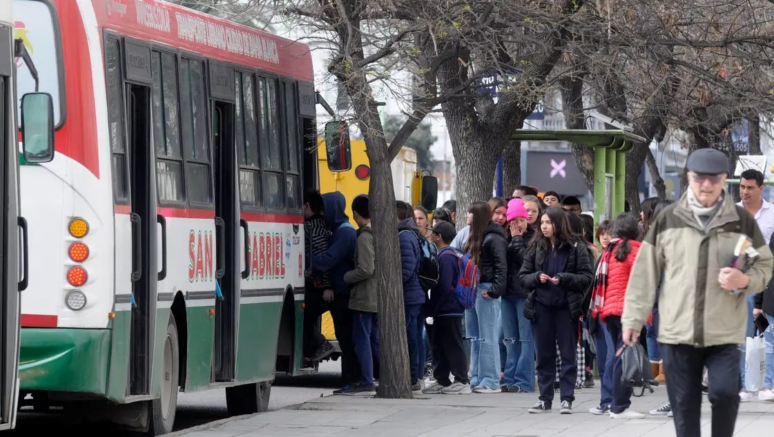 Con varios proyectos, evalúan una prórroga en el servicio de colectivos de Bahía Blanca