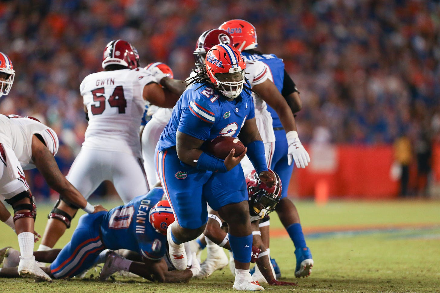 Gators' man-child Desmond Watson is SEC's only 400-pounder