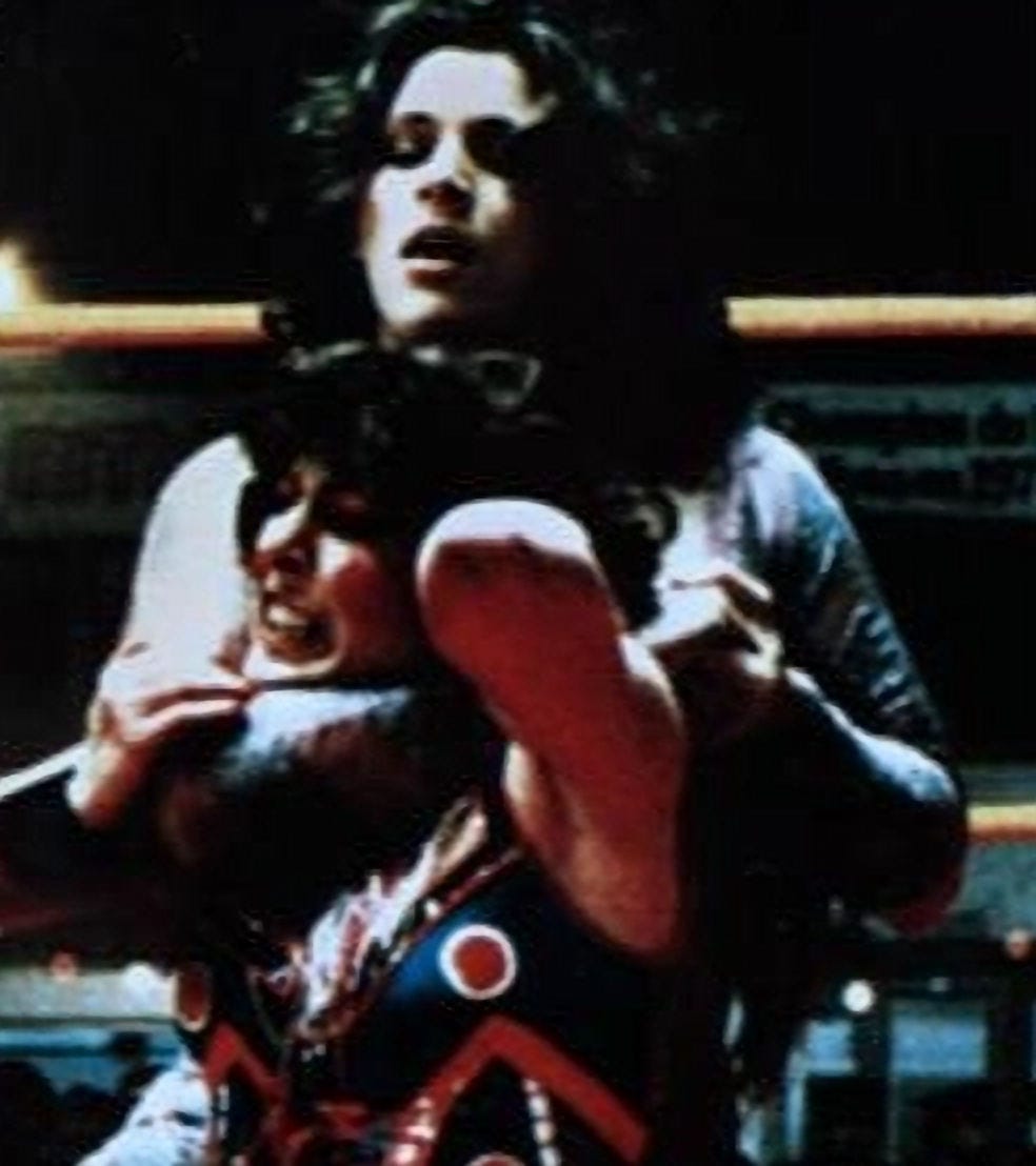 L'Italia merita questa gratificazione. In passato abbiamo ospitato eventi  straordinari e il ritorno della WWE sarebbe un segnale fondamentale per  tutti gli appassionati”. Queste le parole di Luca Carbonaro, voce di  “Wrestling, image size:984x1108