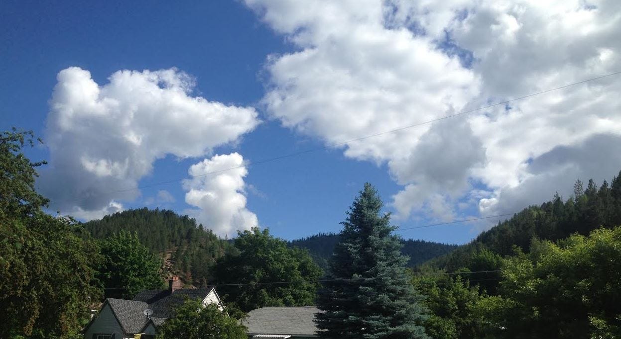 clouds in neighborhood