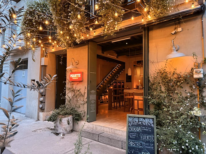 Piquette: Exterior, interior, chicken cordon bleu (for two), vol-au-vent