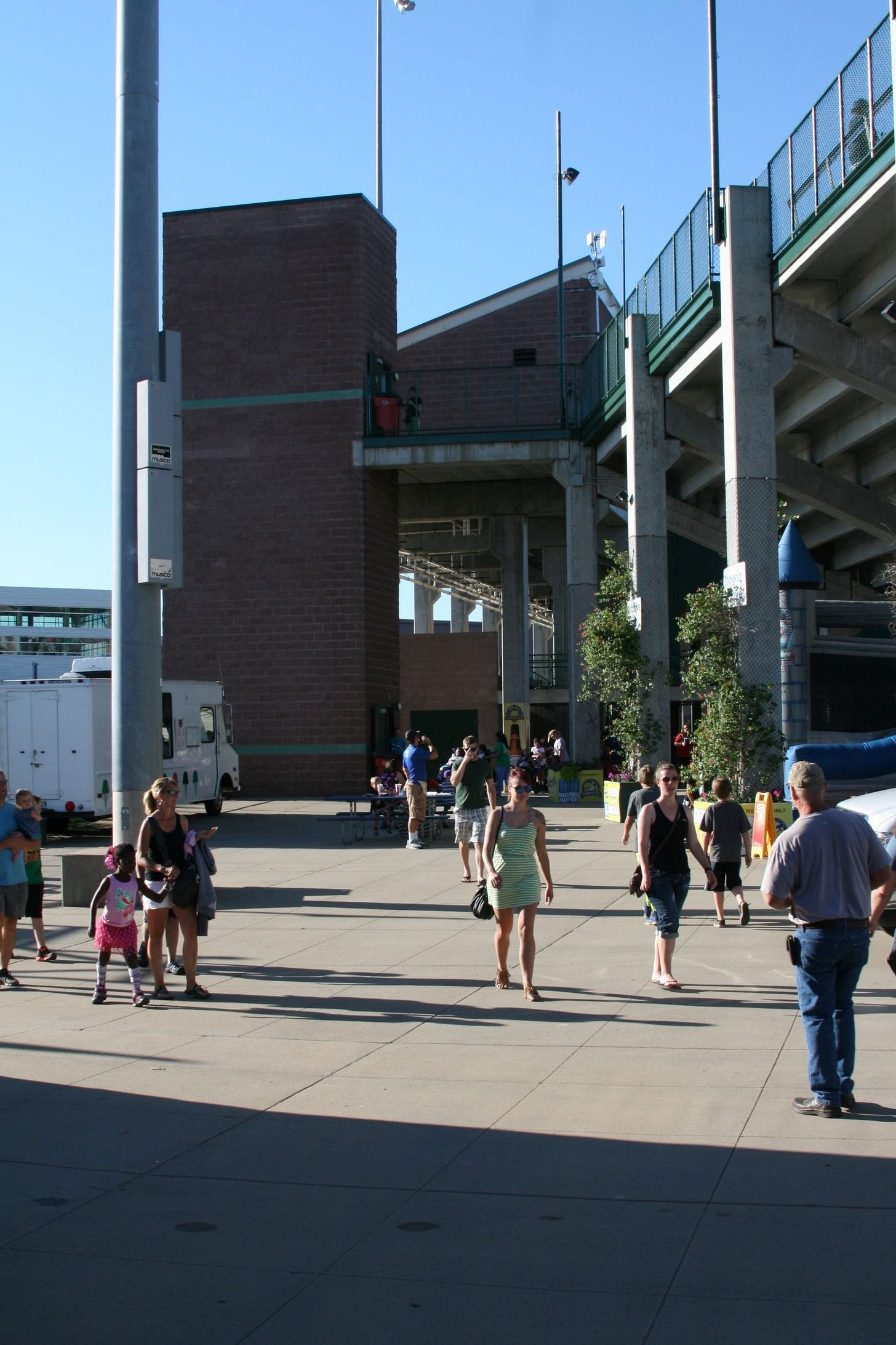 sioxfallsconcourse.JPG sioxfallsconcourse.JPG