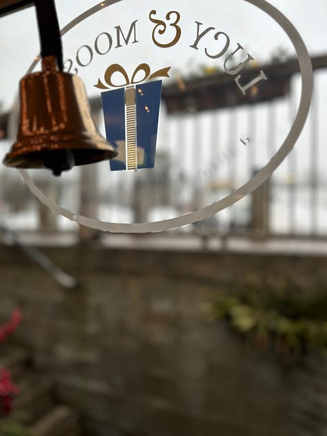 Beach stone mats and trivets