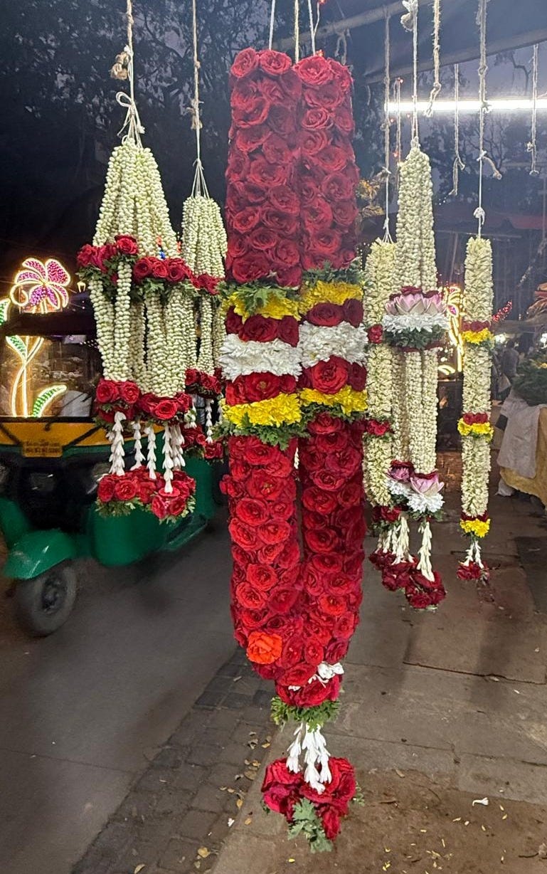 beautiful, long, thick Indian style flower necklaces and decoration hanging for sale beautiful, long, thick Indian style flower necklaces and decoration hanging for sale