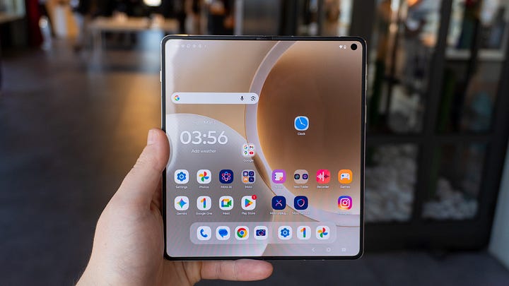 Moto Razr Fold design