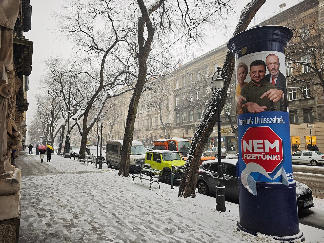 Advertising column in Budapest displaying a Fidesz election poster during Hungary’s 2026 election campaign. Advertising column in Budapest displaying a Fidesz election poster during Hungary’s 2026 election campaign.