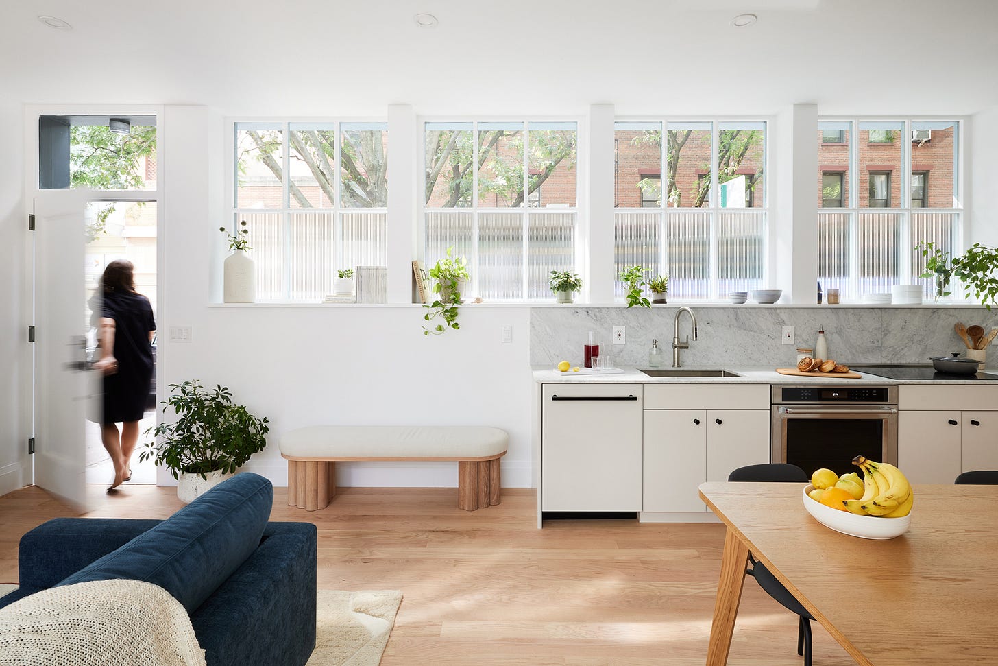 FRONT WALL WITH KITCHEN OPEN DOOR FRONT WALL WITH KITCHEN OPEN DOOR