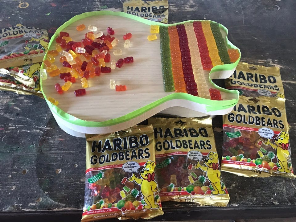 Coloma Guitars Gummi Bear Guitar Haribo Goldbears Meredith Coloma Coloma Guitars Gummi Bear Guitar Haribo Goldbears Meredith Coloma