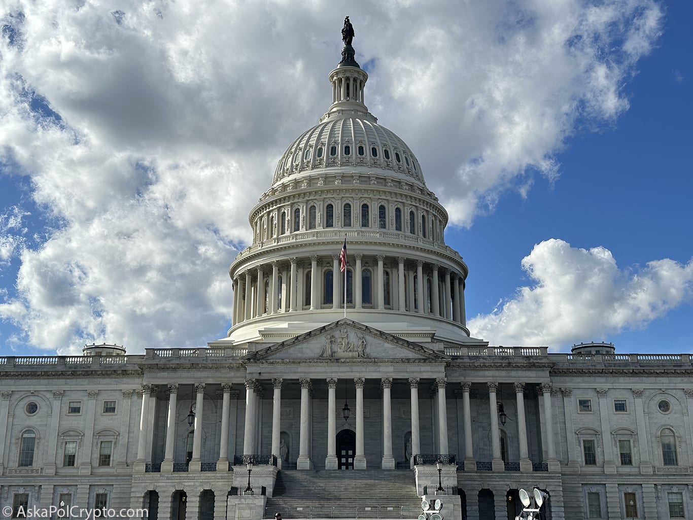 The United States Capitol dome on cloudy day. Photo: Matt Laslo © AskaPolcrypto.com