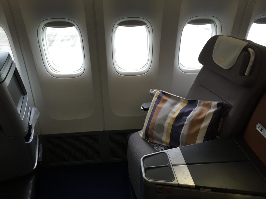 Flight Review: Lufthansa Boeing 747-8i Business Class (HND-FRA)