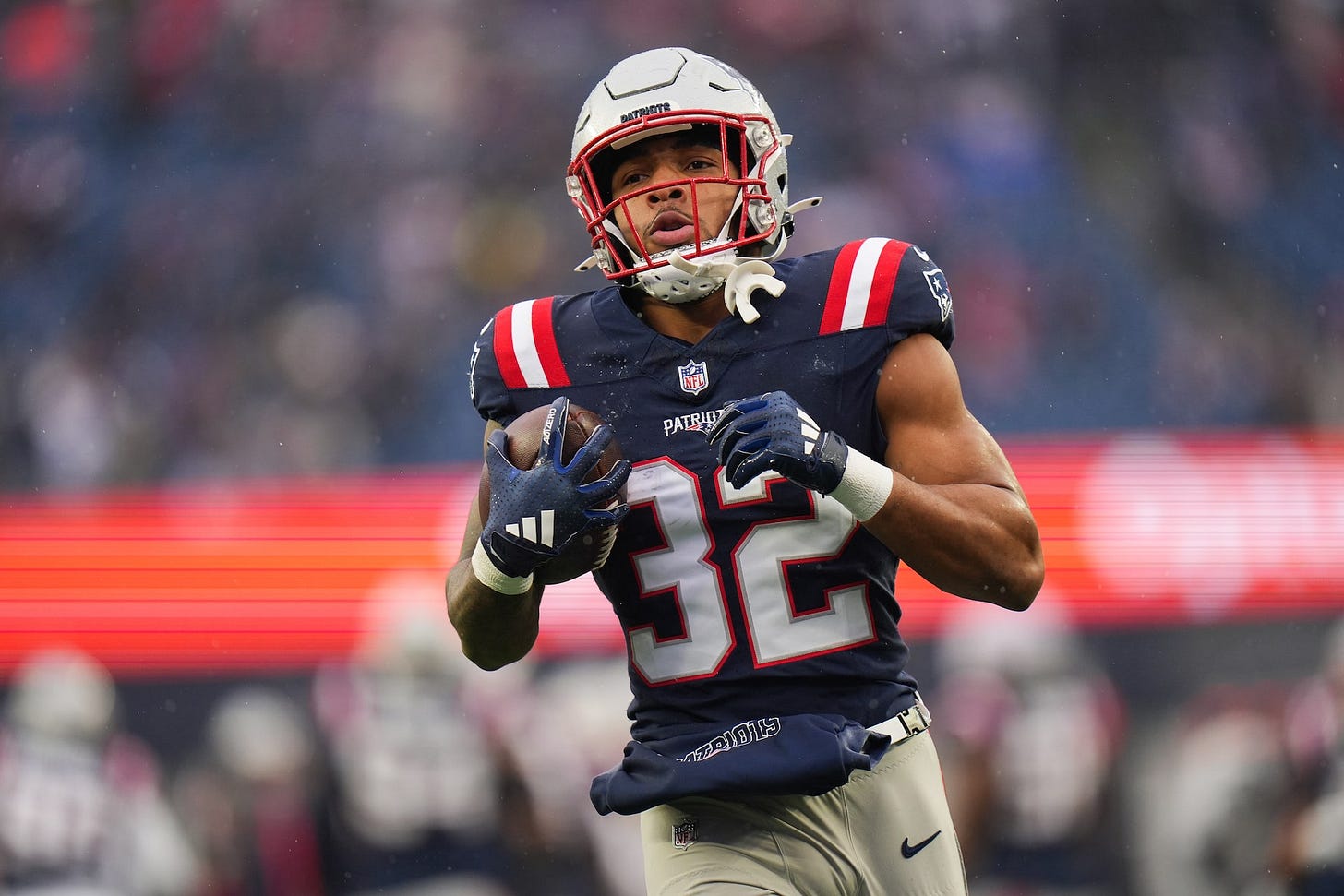 Burgers and returns: Patriots RB TreVeyon Henderson ready for any Super Bowl role | Reuters Burgers and returns: Patriots RB TreVeyon Henderson ready for any Super Bowl role | Reuters
