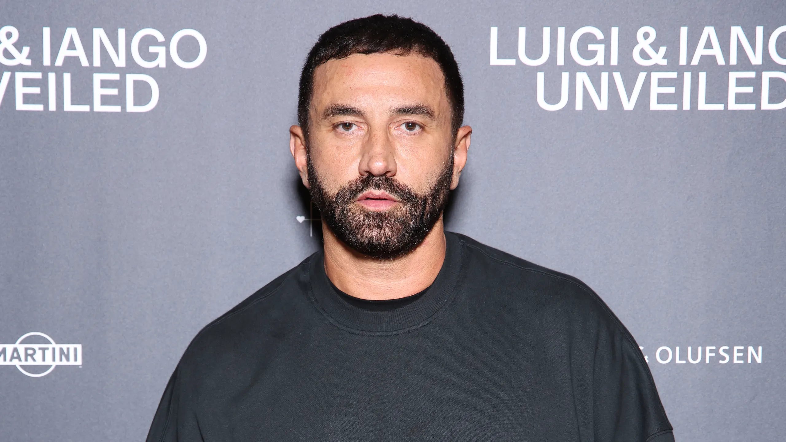 Riccardo Tisci Case Updates, Moschino