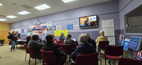 Pictures from the forum. Lots of attendees.