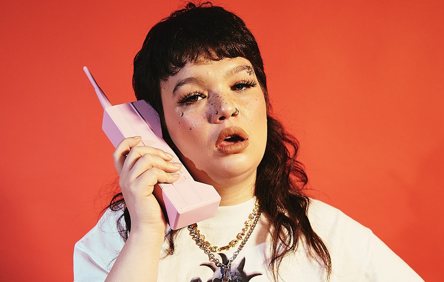 Lola Young: a nova sensação do TikTok - RCN67