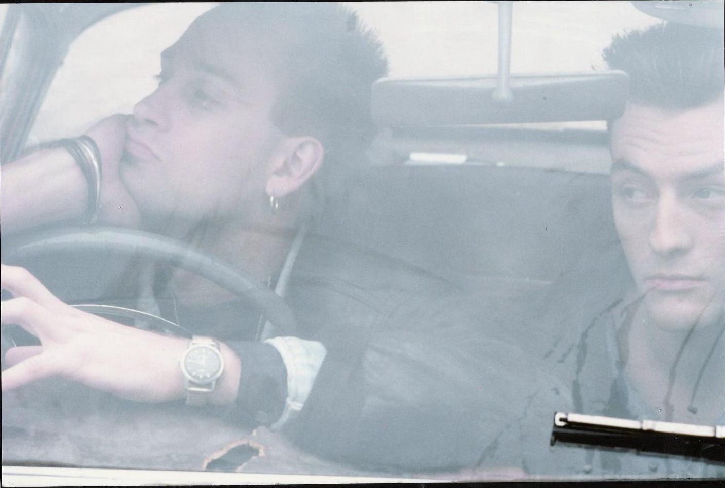 Portrait of Jaime Petrie (right) and Nic Briscoe, circa 1986, by David Levine. 