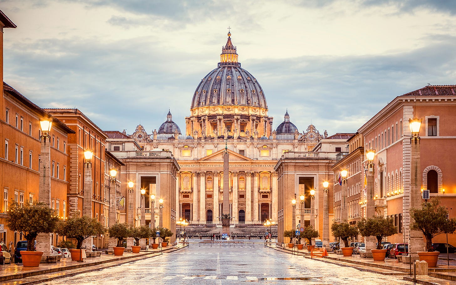 St. Peter's Basilica | Largest Church In The World