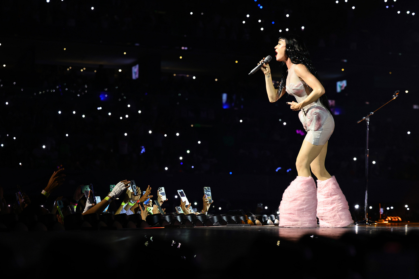 Katy Perry Sings 'Not Like the Movies' for First Time in 13 Years