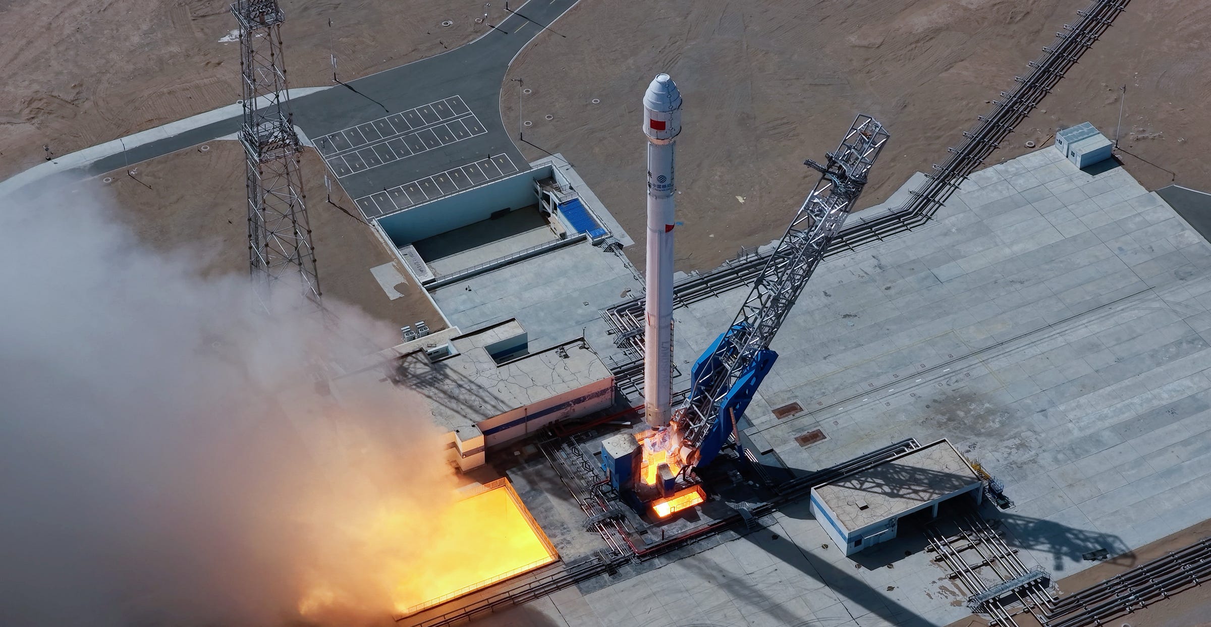 The Zhuque-2E Y6 vehicle lifting off from the Jiuquan Satellite Launch Center on June 9th 2026.