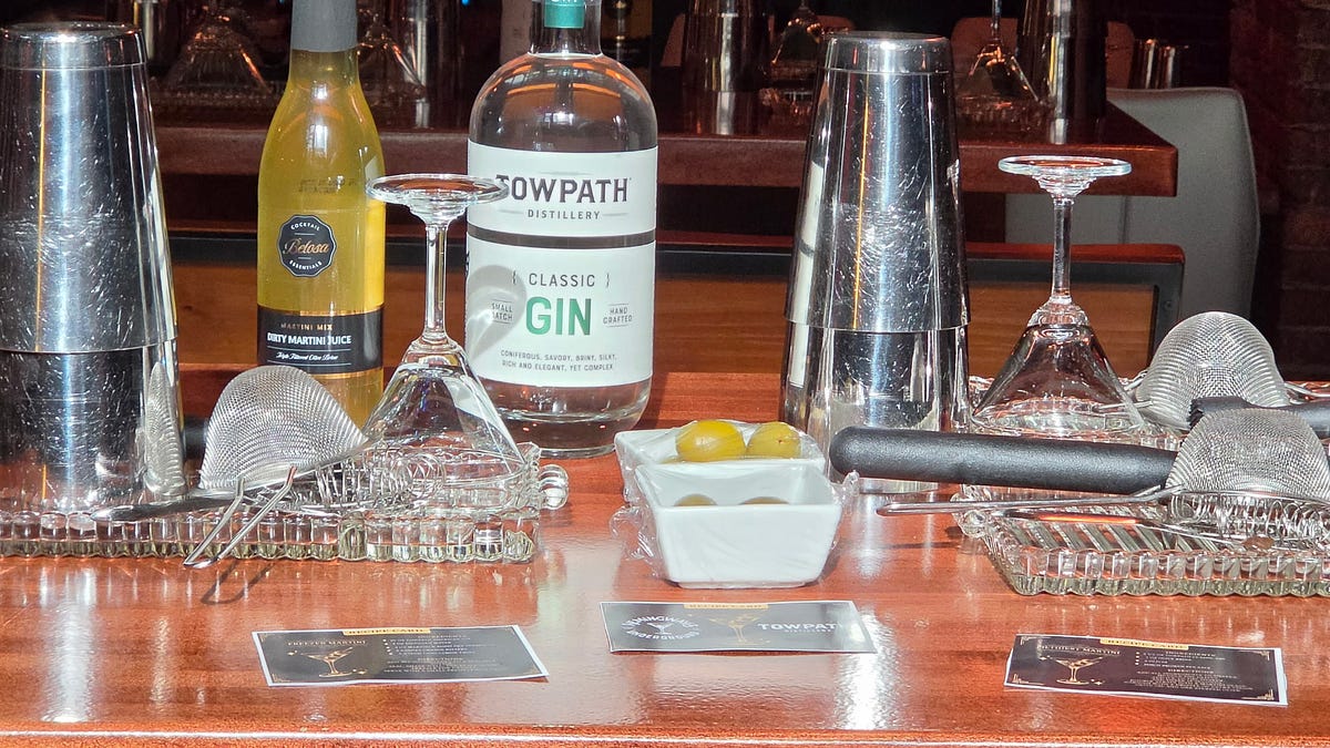 Welcome To Wonkette Happy Hour, With This Week's Cocktail, The Filthiest Martini Ever!