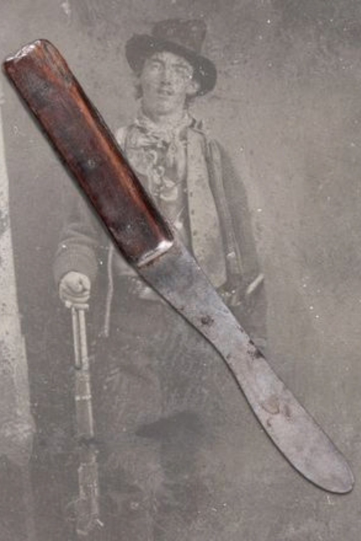 Photo of the knife. Photo of the knife.