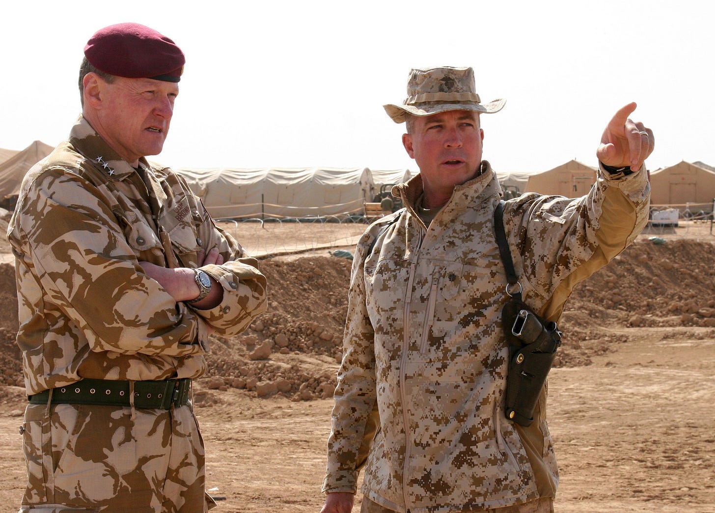 File:Chris Brown and Scott Leonard USMC-090224-M-1740M-021.jpg - Wikimedia  Commons