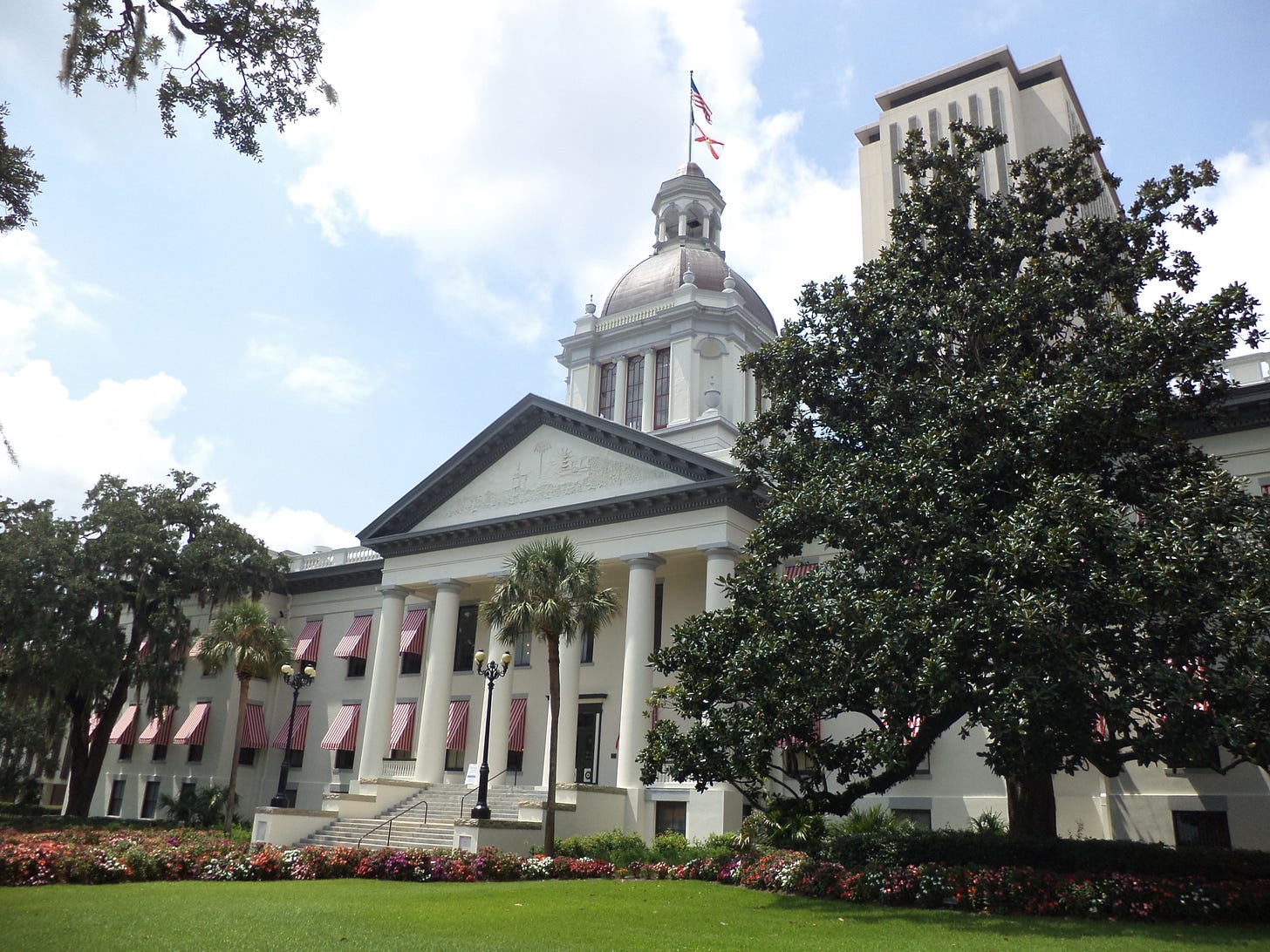 File:Florida's Historic Capitol and Florida State Capitol 1.JPG - Wikimedia Commons File:Florida's Historic Capitol and Florida State Capitol 1.JPG - Wikimedia Commons