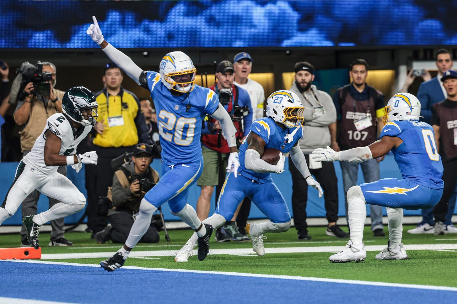 Justin Herbert and Chargers show grit in overtime win over Eagles - Los Angeles Times Justin Herbert and Chargers show grit in overtime win over Eagles - Los Angeles Times