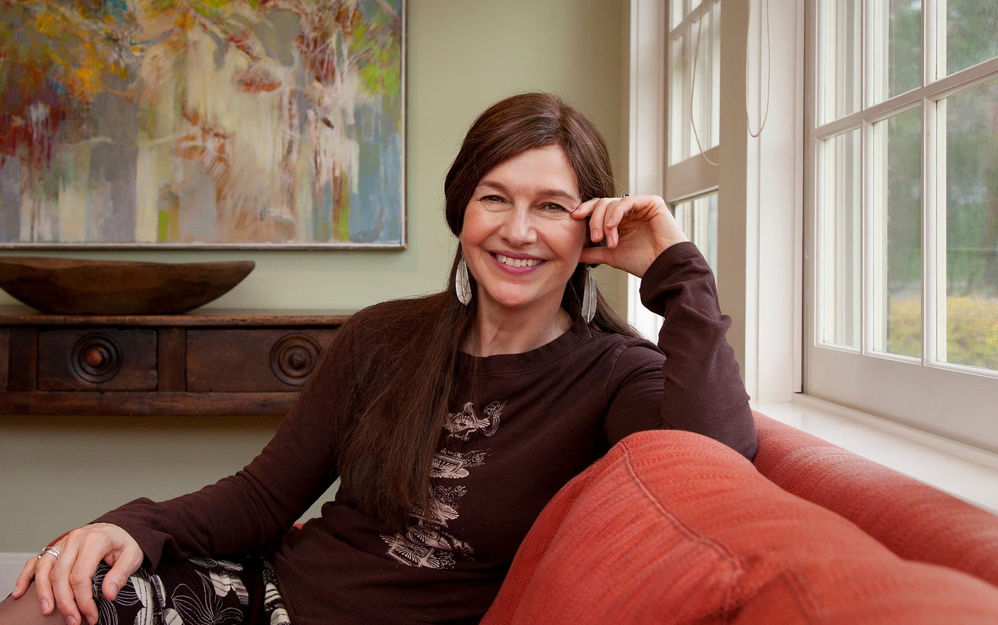 Louise Erdrich '76 Wins Pulitzer Prize for Fiction | Department of Native  American and Indigenous Studies