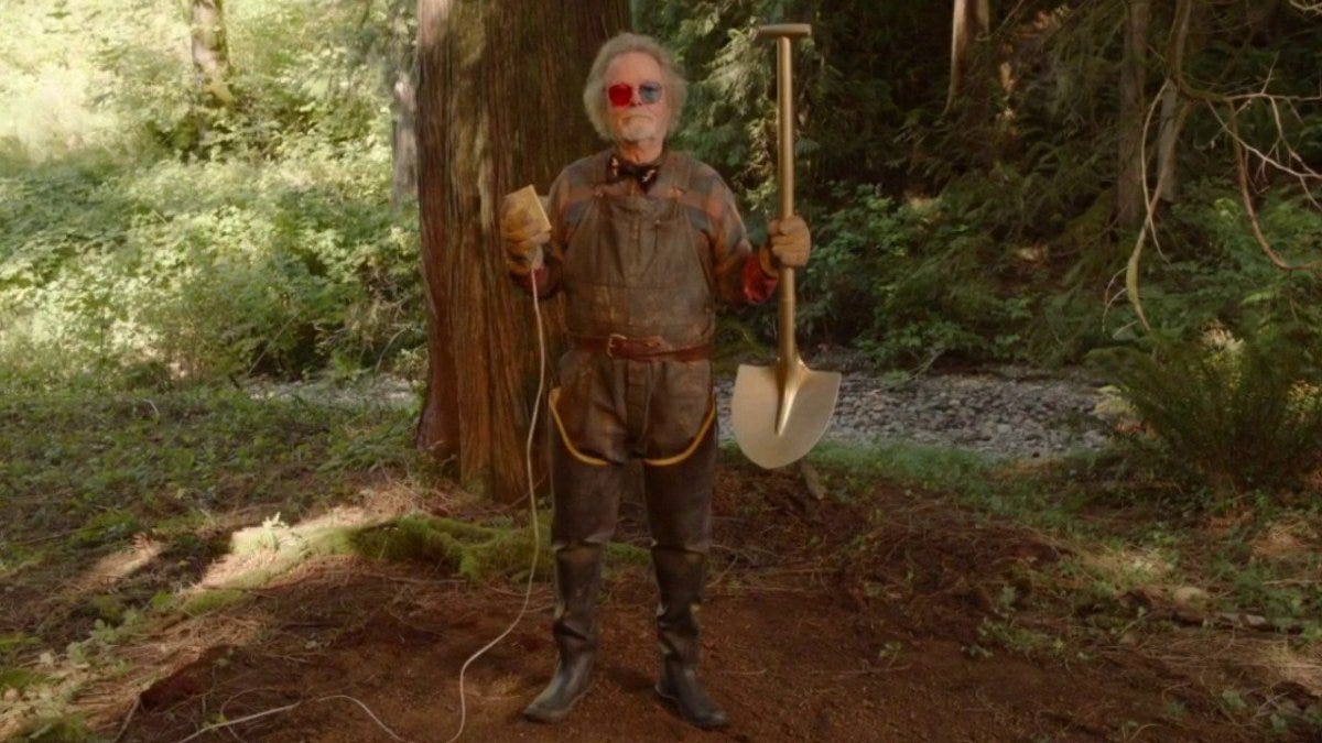 5:13 – Dr. Amp's gold shit-digging shovel – BETWEEN TWO DOUGIES