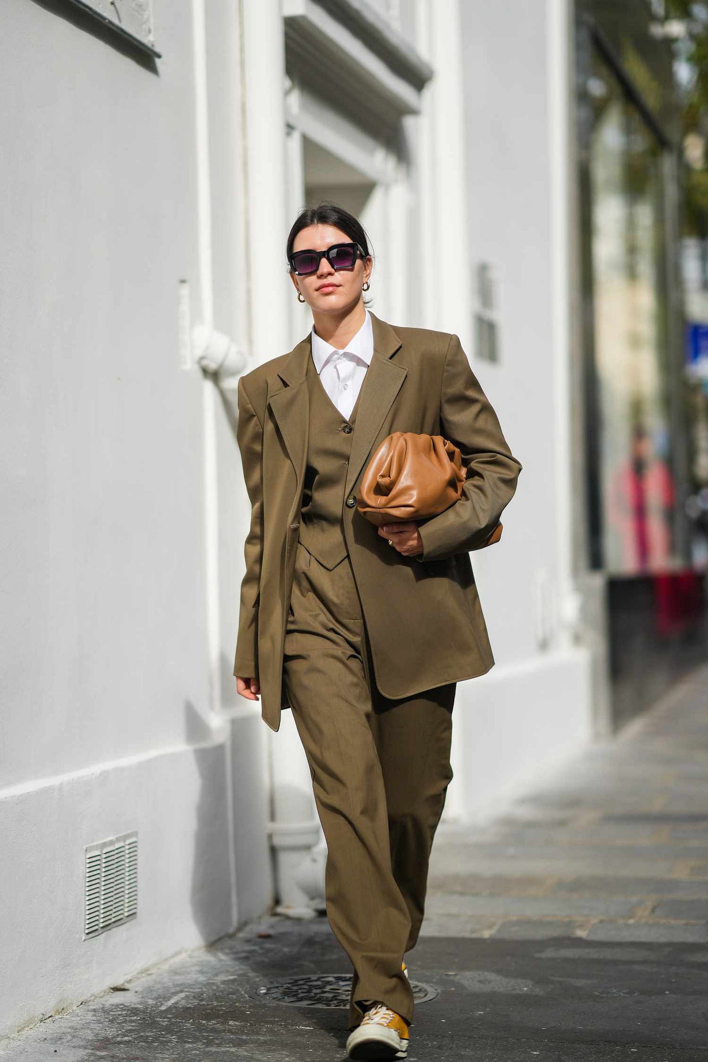 16 Elevated Converse Outfits That Look So Darn Good