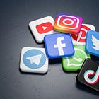 Máquinas de Atenção: A Nova Matéria-Prima do Capitalismo Digital