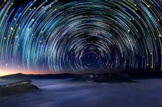 Star-trails-in-Singapore