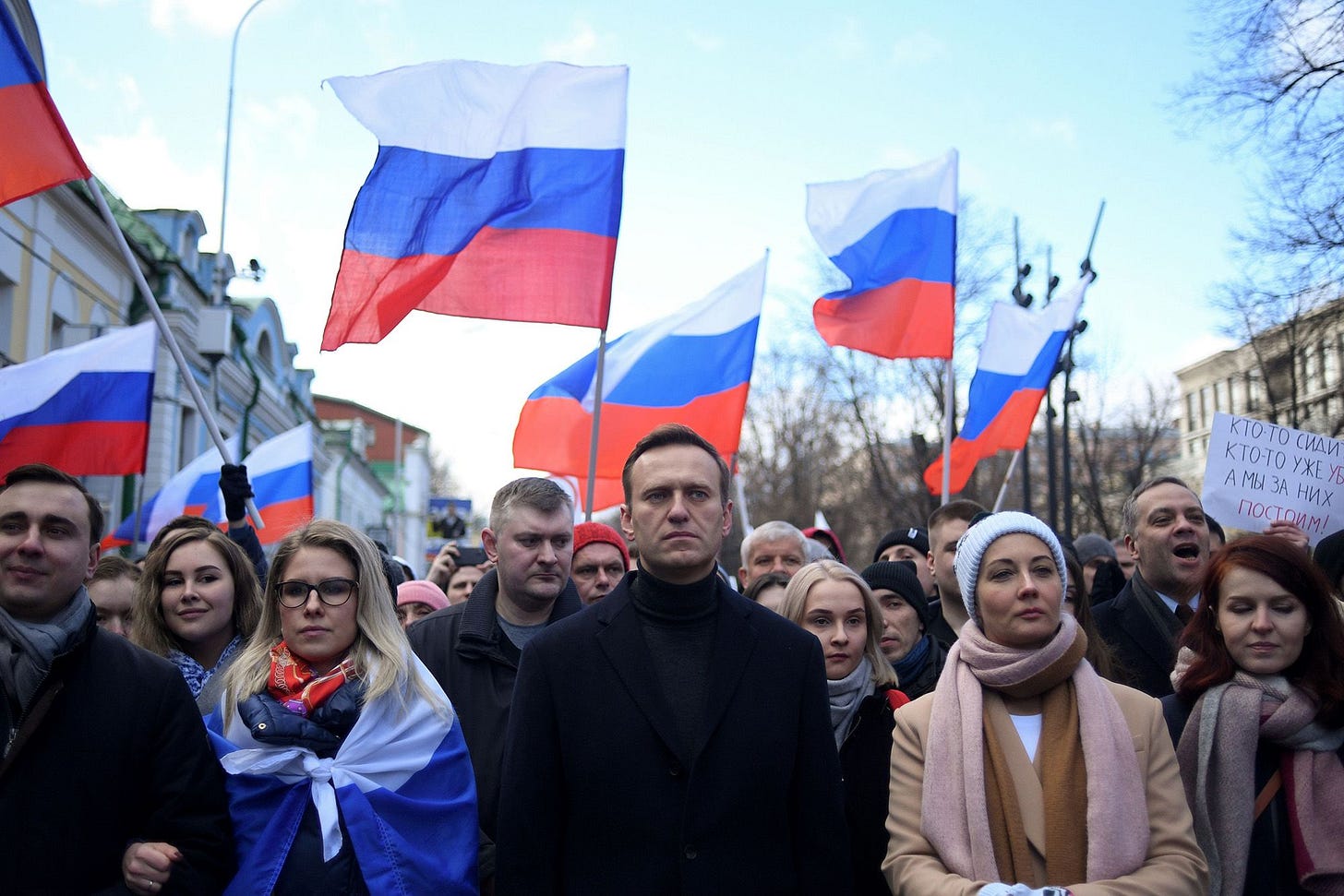 Defiant Alexey Navalny has opposed Putin's war in Ukraine from prison. His  team fear for his safety | CNN