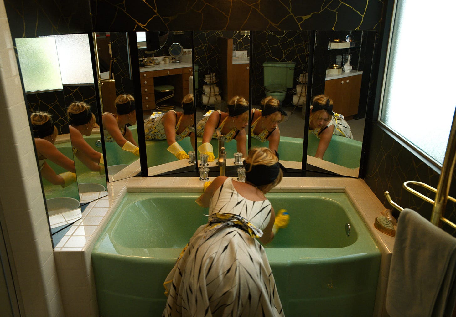 Gossip and 'Spitgate' can't save the very boring 'Don't Worry Darling' |  WBUR News