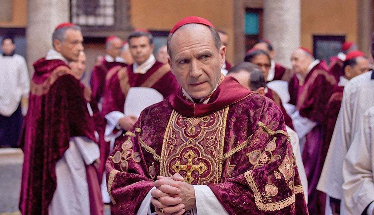 Pourquoi le film « Conclave » fait polémique chez les catholiques américains