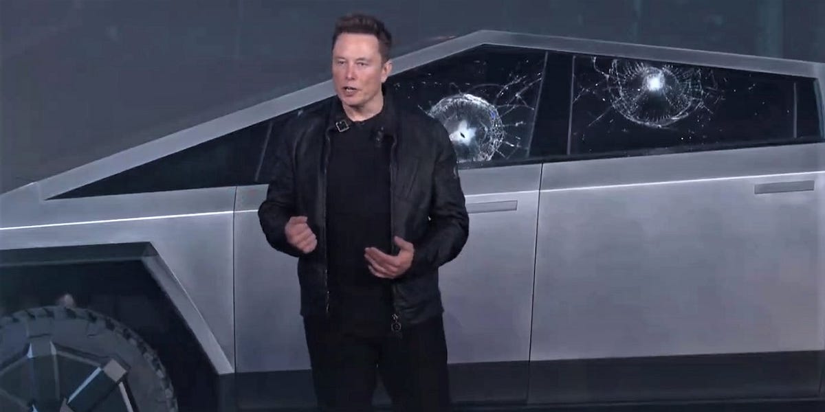 Thumbnail of idle gaze 061: stressful dystopias & VIP utopias