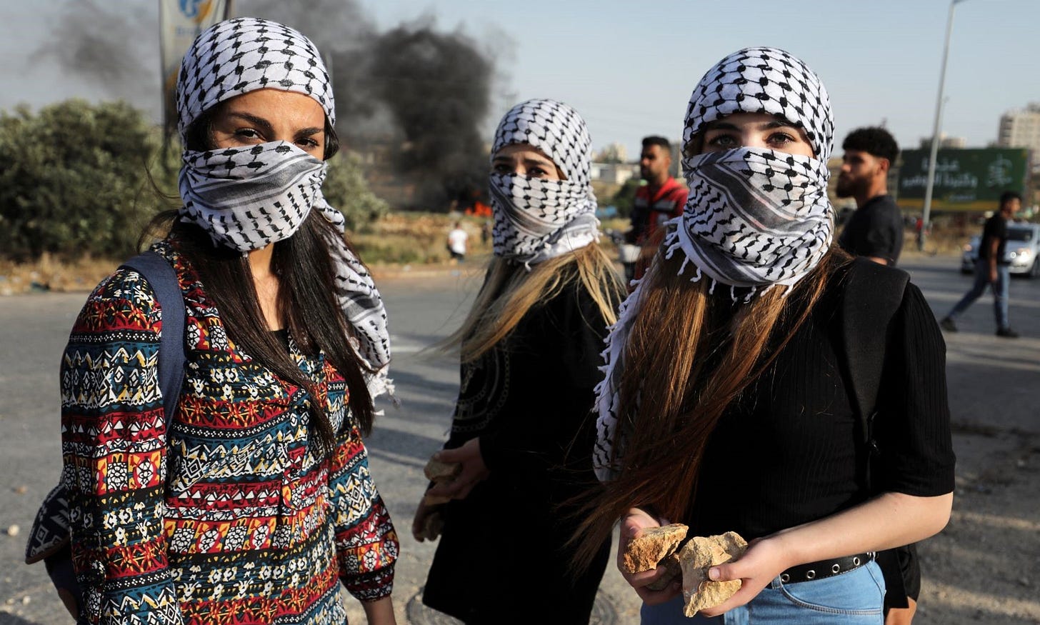 The Palestinian keffiyeh: All you need to know about its origins | Middle  East Eye