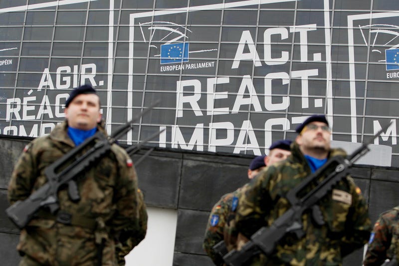 ΕΛΙΑΜΕΠ | Europe after Putin's War: EU Foreign and Defence Policy in the  new European security architecture – Spyros Blavoukos and George Pagoulatos