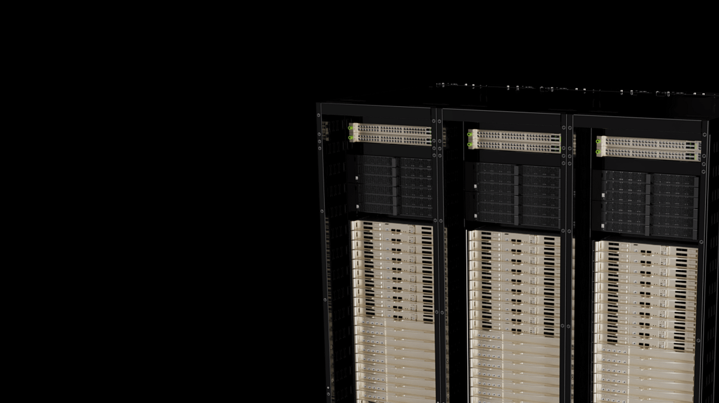 緯穎 AI 伺服器機櫃陣列 — 高密度 rack-scale AI 基建，供 hyperscale 雲端客戶大量交付（圖：緯穎官網）