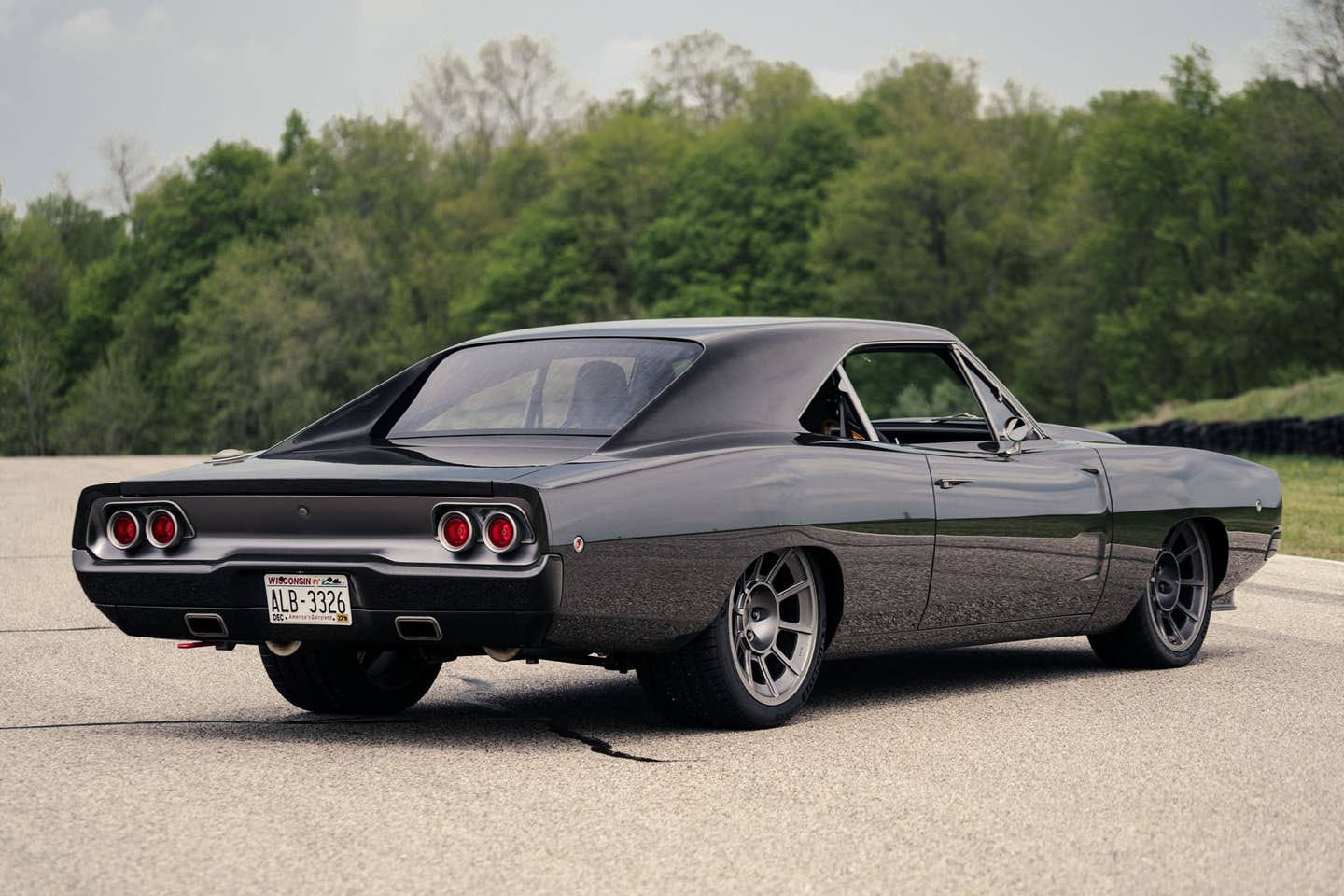 Carbon-Fiber 1968 Dodge Charger Hellucination Packs 1,000-HP V8