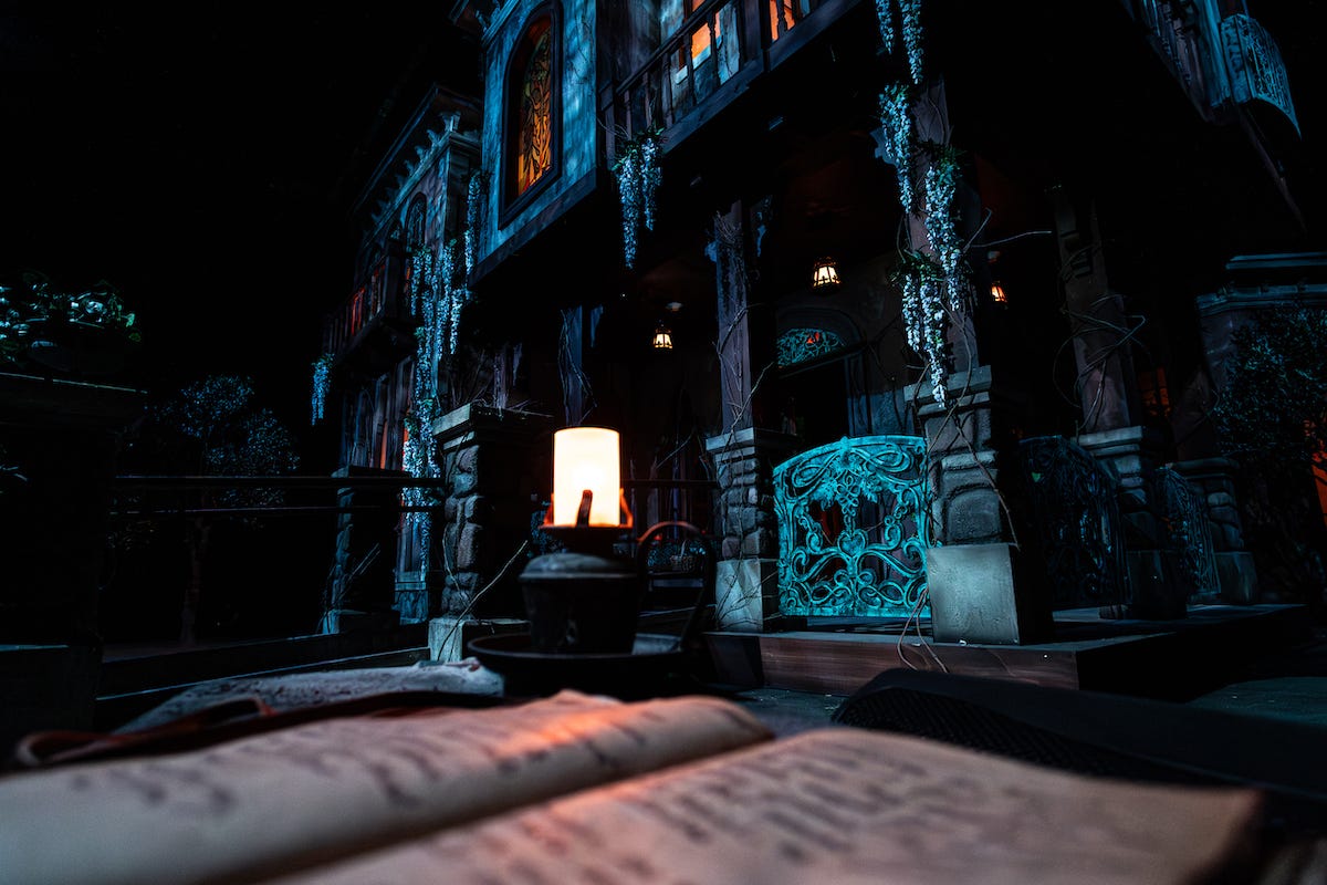 A scene inside the El Artista house at Halloween Horror Nights 2025