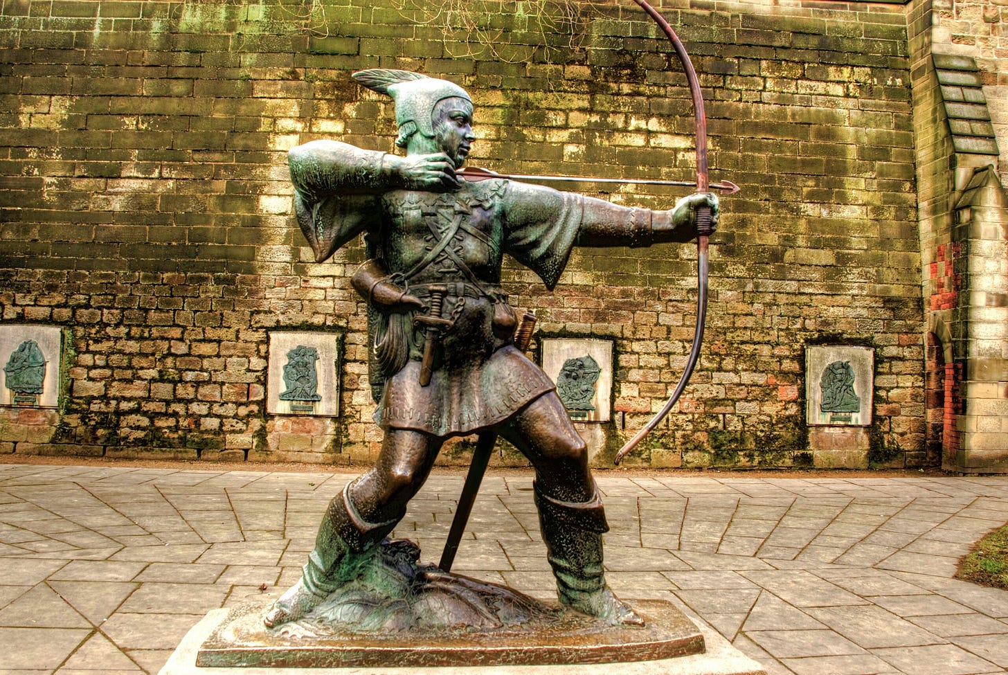 Robin Hood statue - Great Scenic Journeys