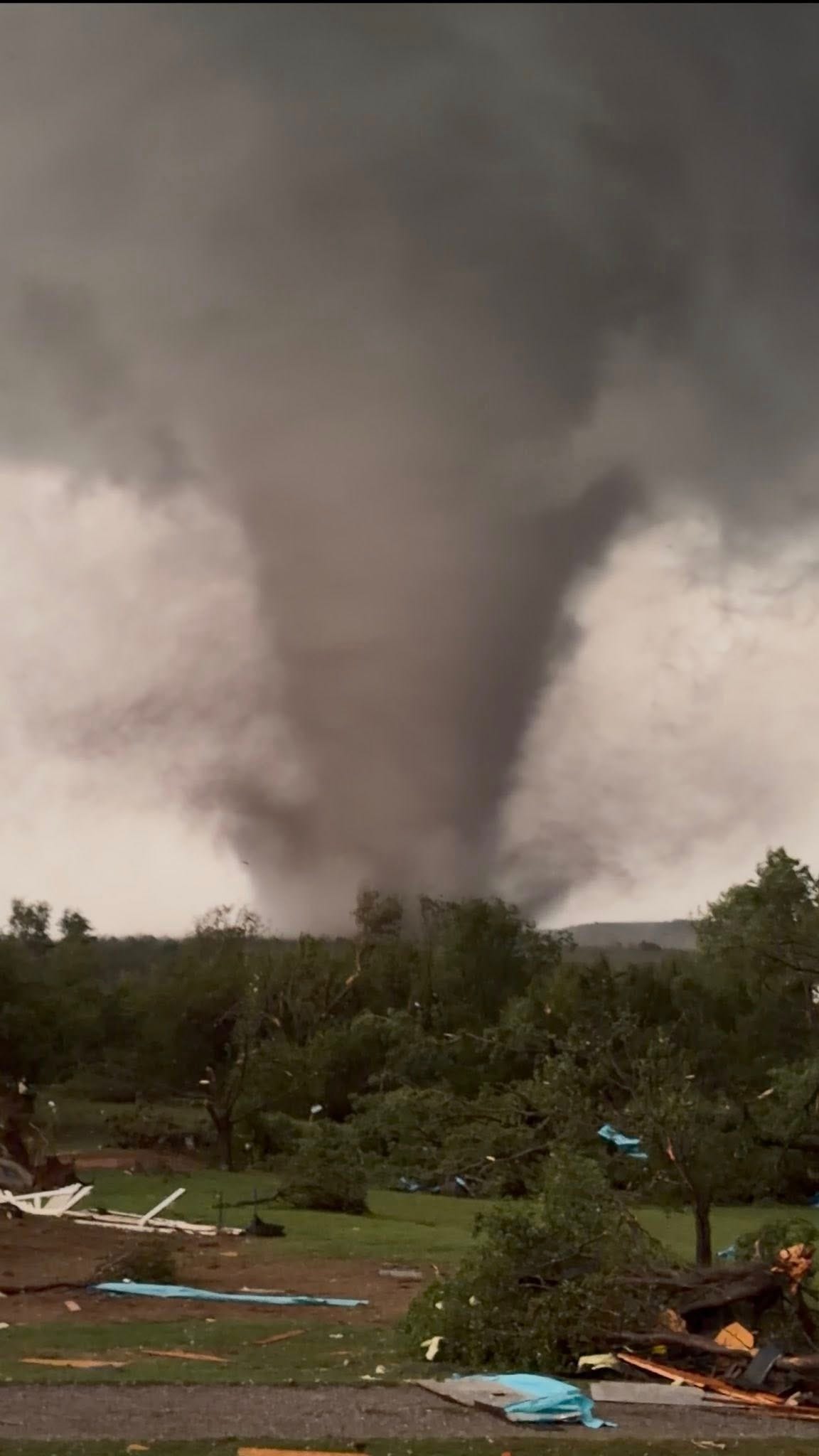 Tornado forming in Enid (Credit: Kurt Young) 