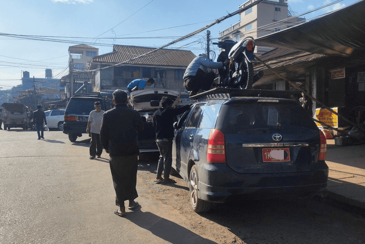 ပုံစာ - မန္တလေး-လားရှိုး ပြည်ထောင်စုလမ်းပိုင်းတစ်နေရာ ဓါတ်ပုံ - MoI