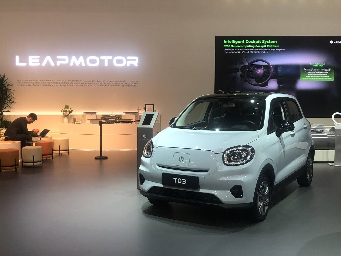 El T03, un utilitario eléctrico, es el coche más urbano en la gama de Leapmotor.