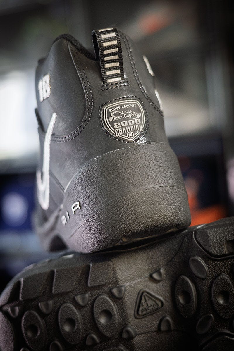 Team Issued Bobby Labonte 2000 Winston Cup Series Champion Edition Team Issued Bobby Labonte 2000 Winston Cup Series Champion Edition