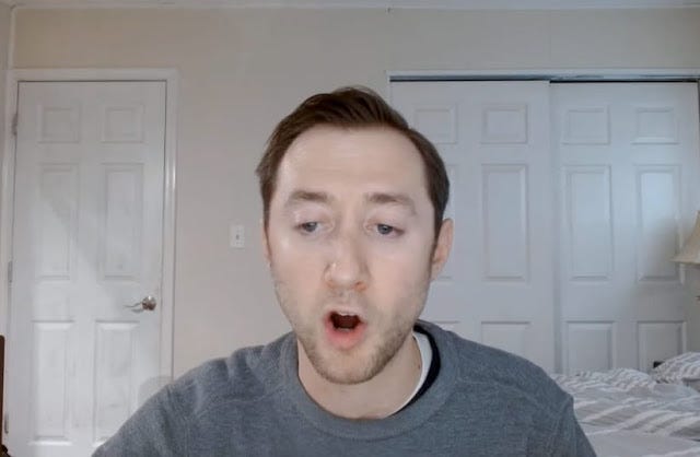 Justin Mohn, preso pelo assassinato e decapitação de seu pai, fala em uma transmissão no Youtube de sua casa. Justin Mohn, preso pelo assassinato e decapitação de seu pai, fala em uma transmissão no Youtube de sua casa.