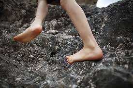 When is the best time to be barefoot? Is it right now? - Noutati
