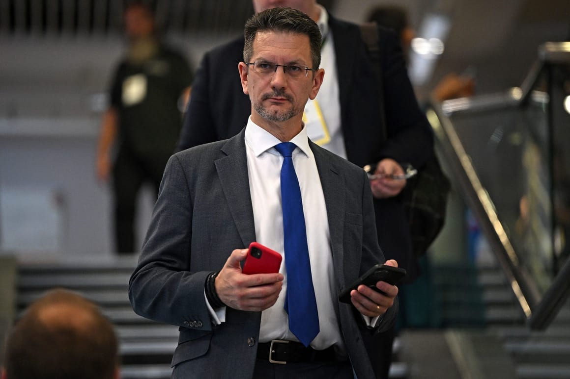 Self-styled 'Brexit hard man' goes soft, apologizes to Ireland live on air  – POLITICO